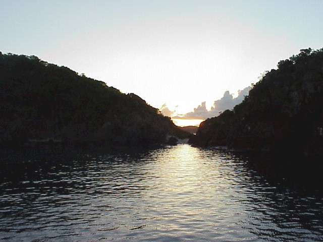 Sunrise at Guano Island 10-15-99 6am.jpg (65881 bytes)